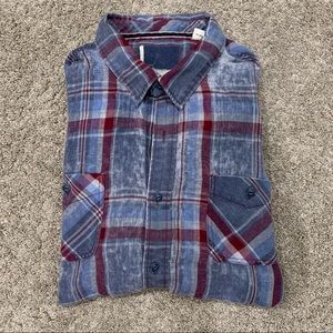 Weather proof men’s button down plaid shirt